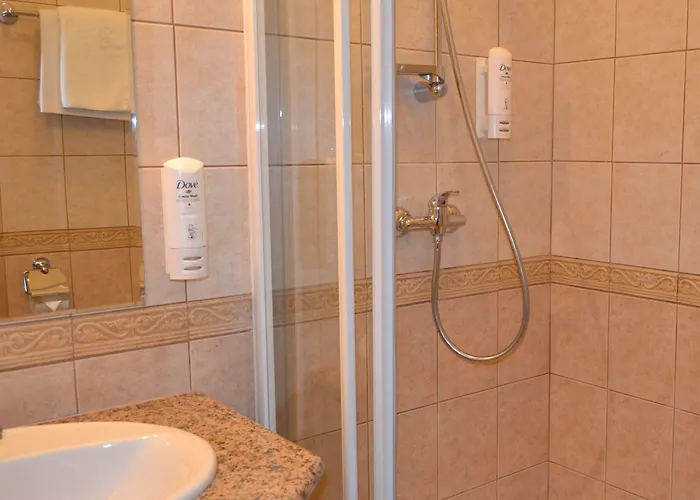 アパートホテル バスツトワ 4*