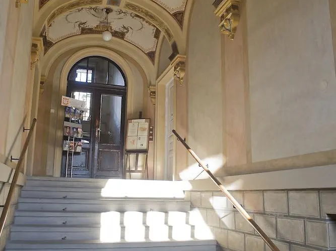 アパートホテル バスツトワ