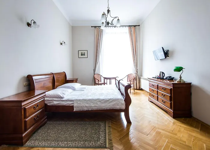 アパートホテル バスツトワ アパートホテル 4*