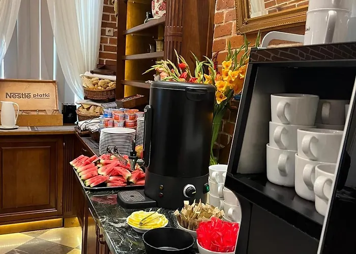 アパートホテル バスツトワ 4*