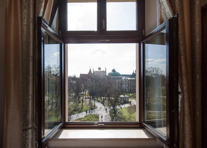 アパートホテル アパートホテル バスツトワ 4*