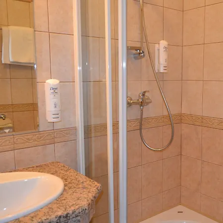 Basztowa 3*