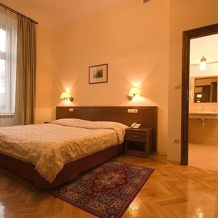 Basztowa 3*