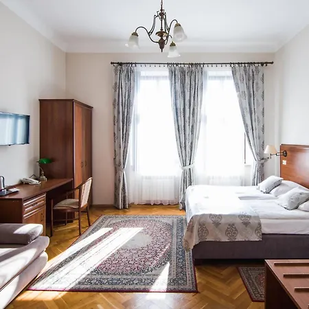 Basztowa 3*