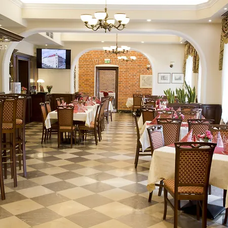 Apart Otel Basztowa 4*