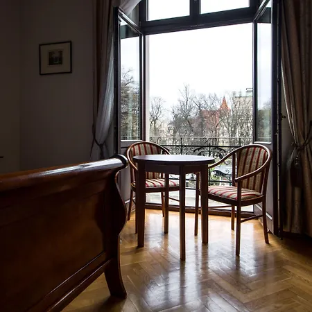 Basztowa Lägenhetshotell 4*