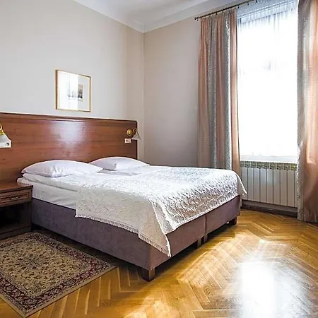 Basztowa 4*