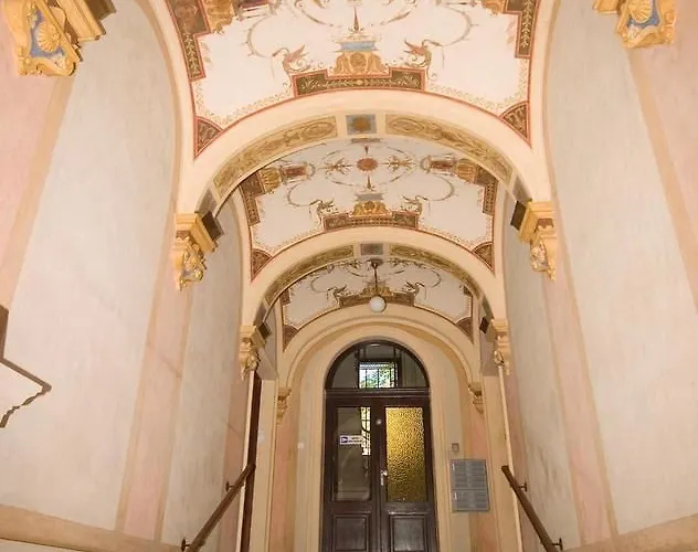 Hotel apartamentowy Basztowa 4*