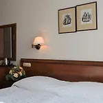 Basztowa Apartmanhotel 4*
